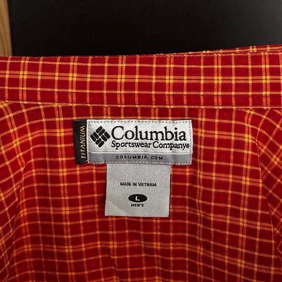 Columbia Button Up Shirt - Picture 6 of 6